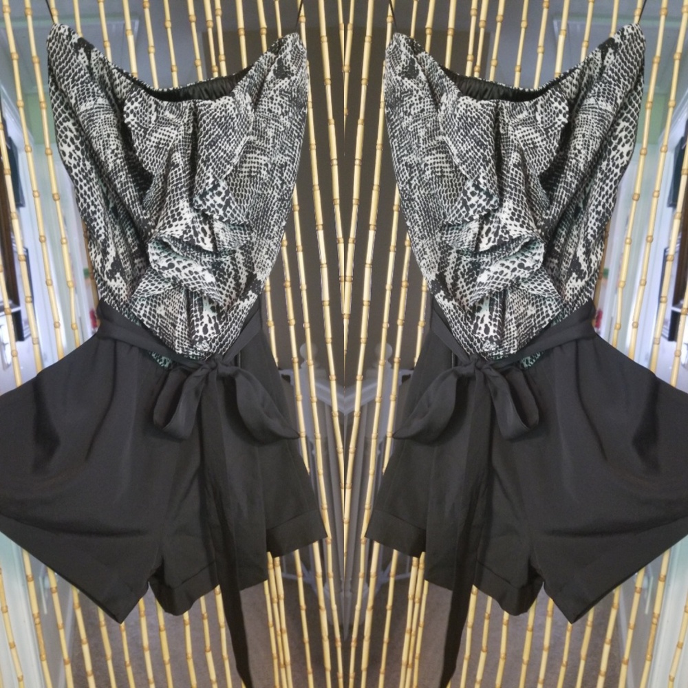 EXPRESS ⭐ Romper × Strapless⭐ Like New + Belted